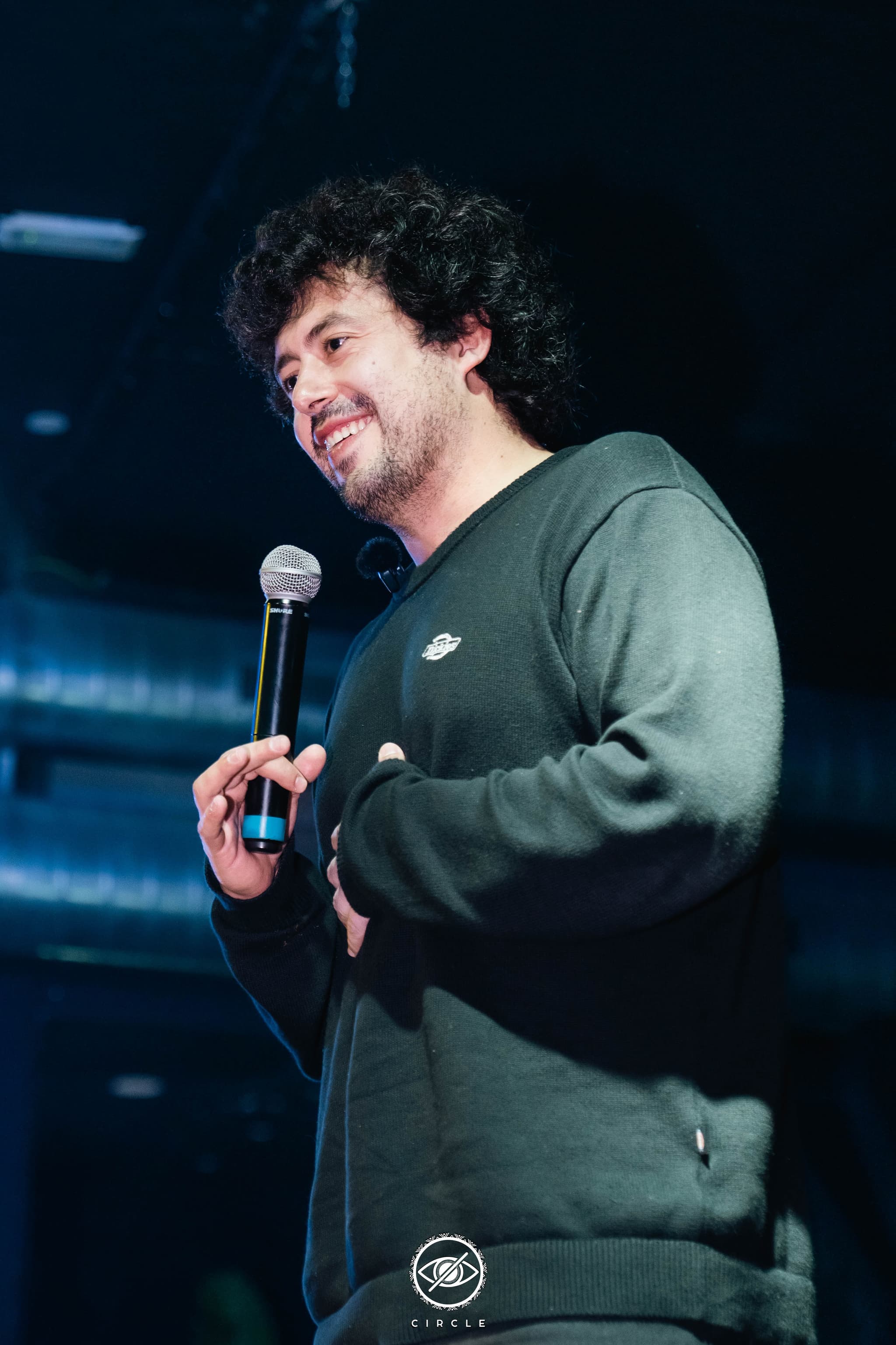 Fotografa eventi teatrali Messina - Xhuliano Dule standup comedy